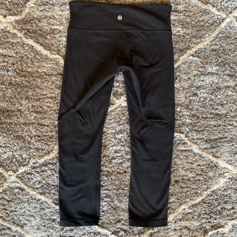 Cropped black lululemon leggings- size 4